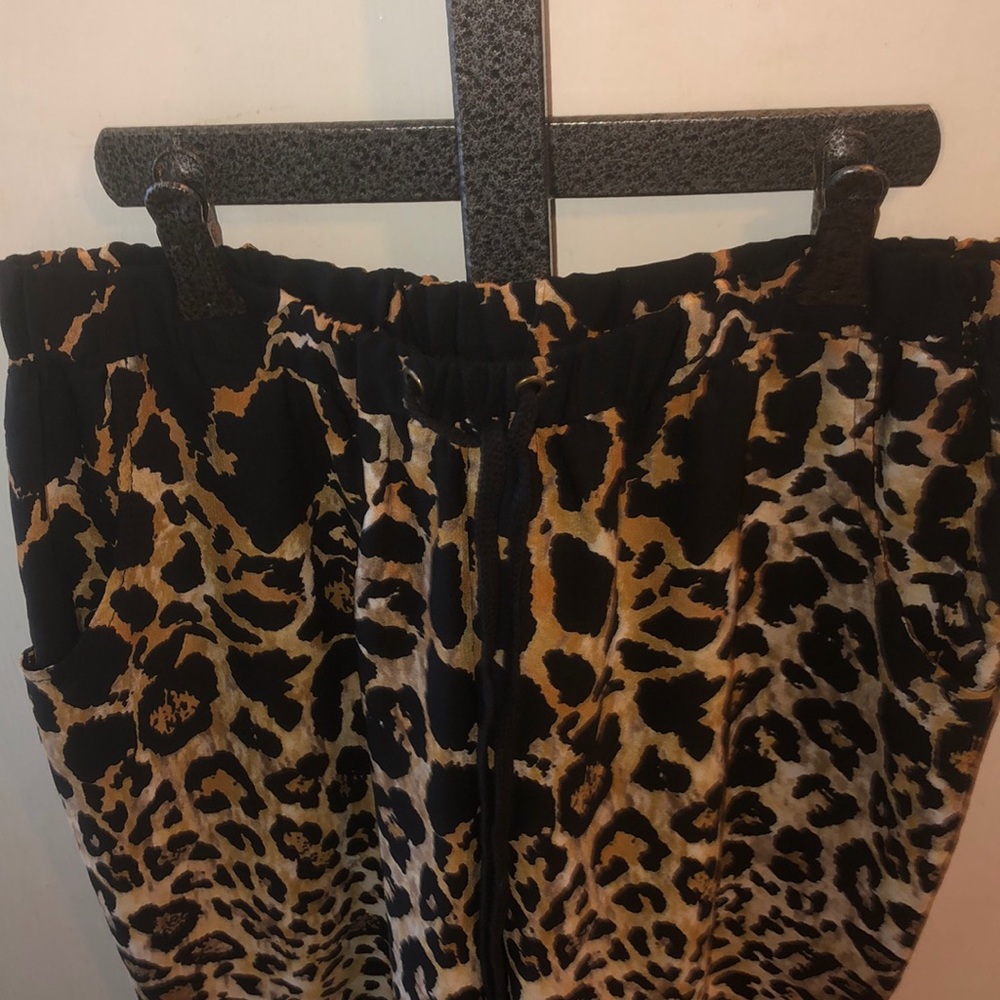 Leopard pants - Picture 3 of 3